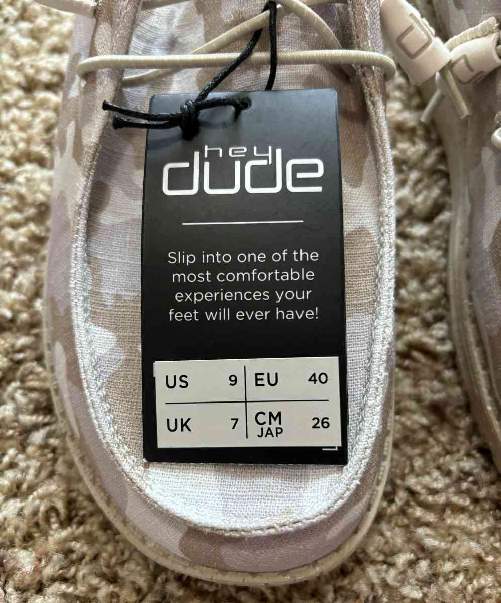 BRAND NEW WOMENS HEY DUDES