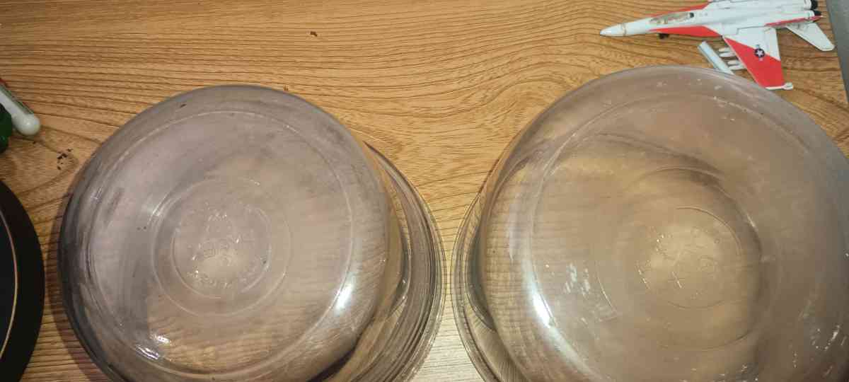 Pyrex bowls and other Pyrex baking dish