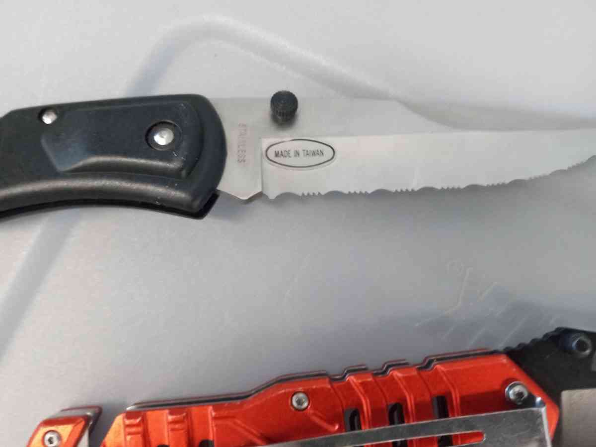 the 3 knives for campy and first aid new