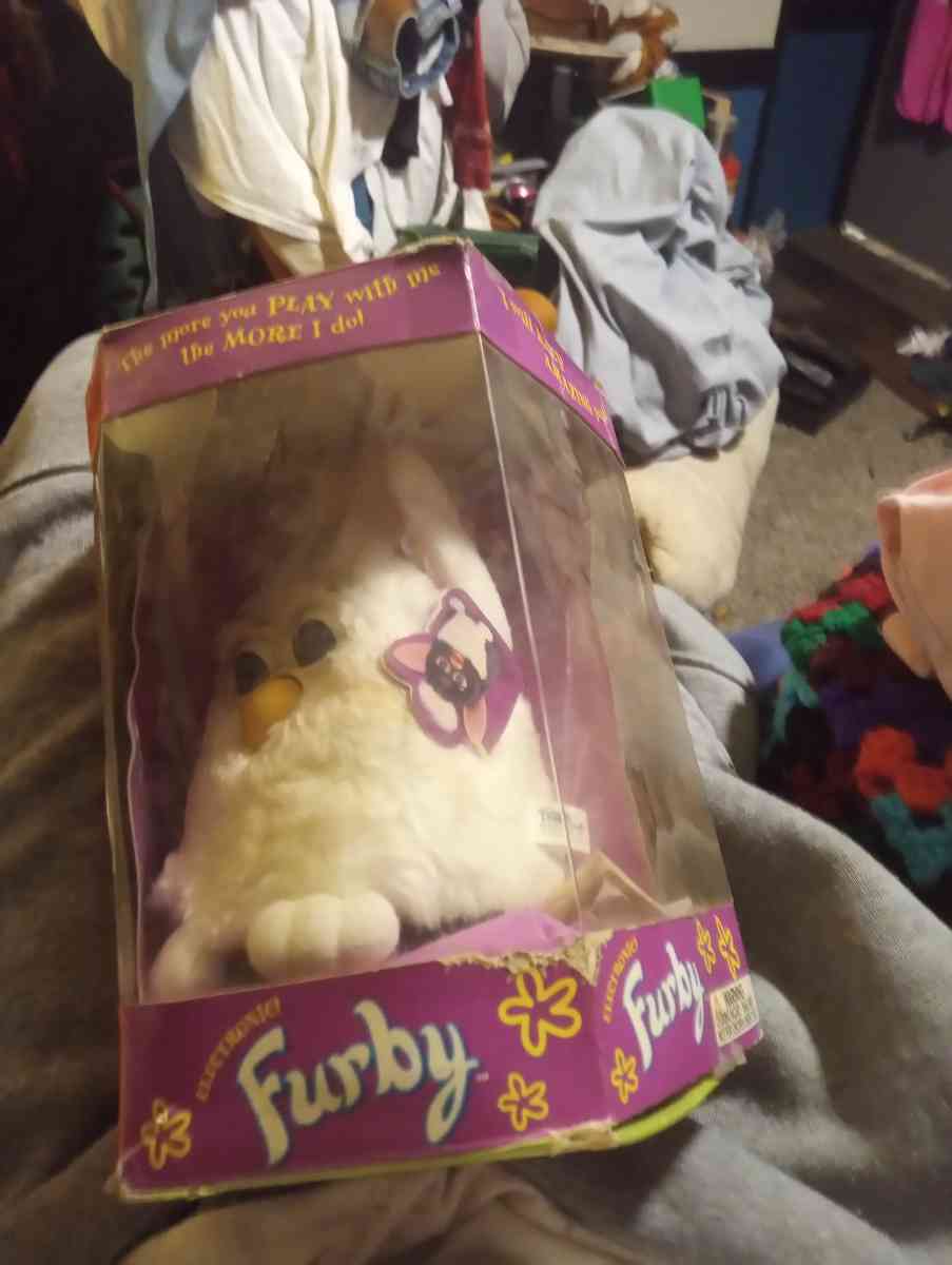 Furby 1998 never been used still in box never played with