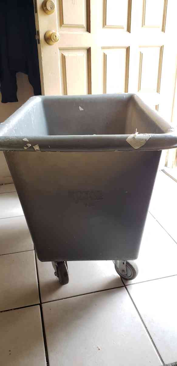 ULINE ROYAL BASKET 6BU