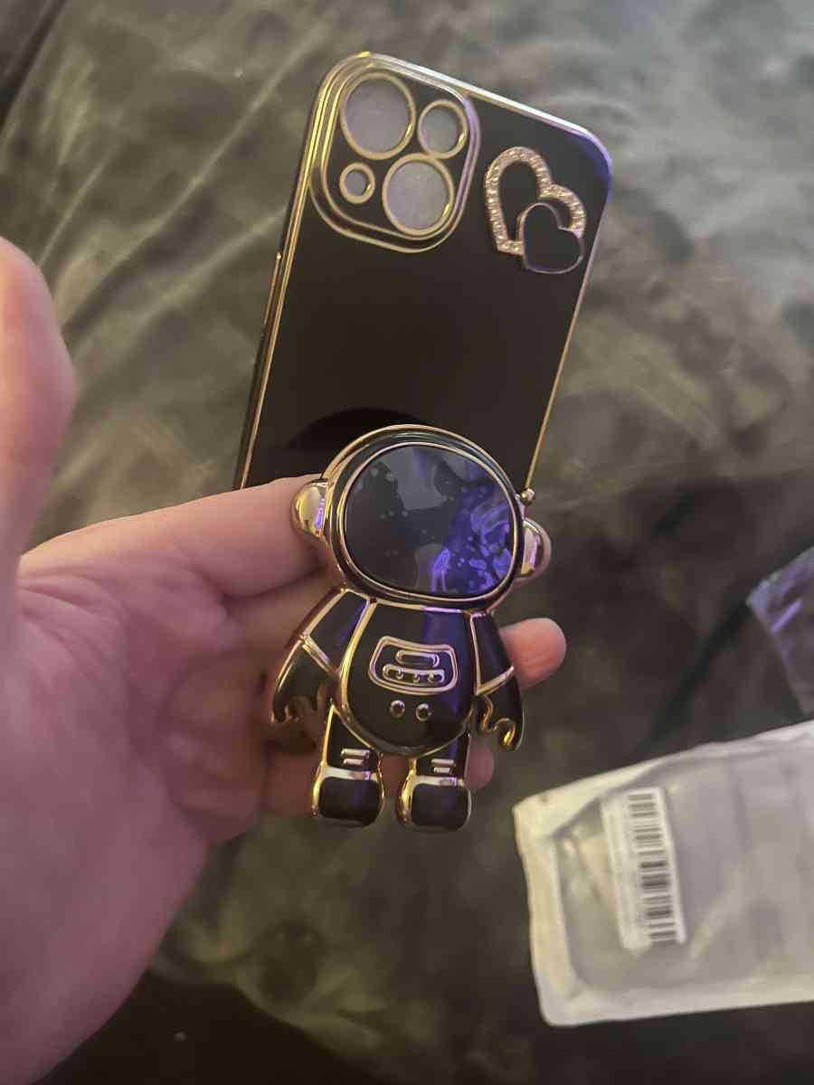 iPhone 13 14 case 3D kickstand and fingerhold brand new