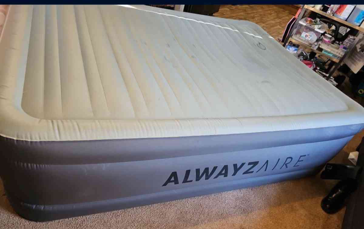AlwayzAire 20 Queen AirMattress with Builtin Pump