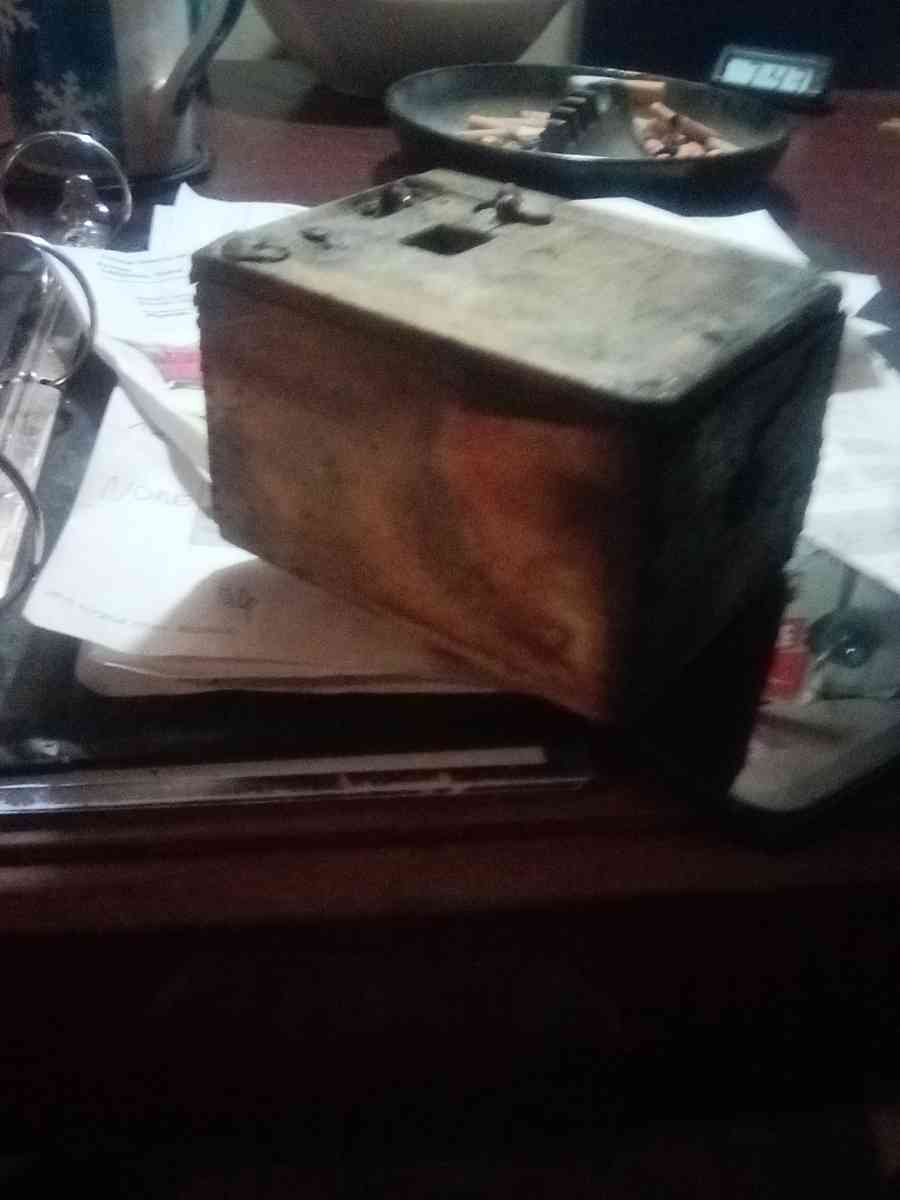 one of the first cameras made in the mid 1800s