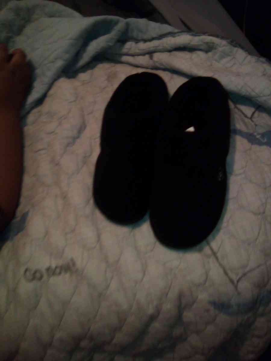 womans Filas shoe size 10 and womans house shoes size 95 10