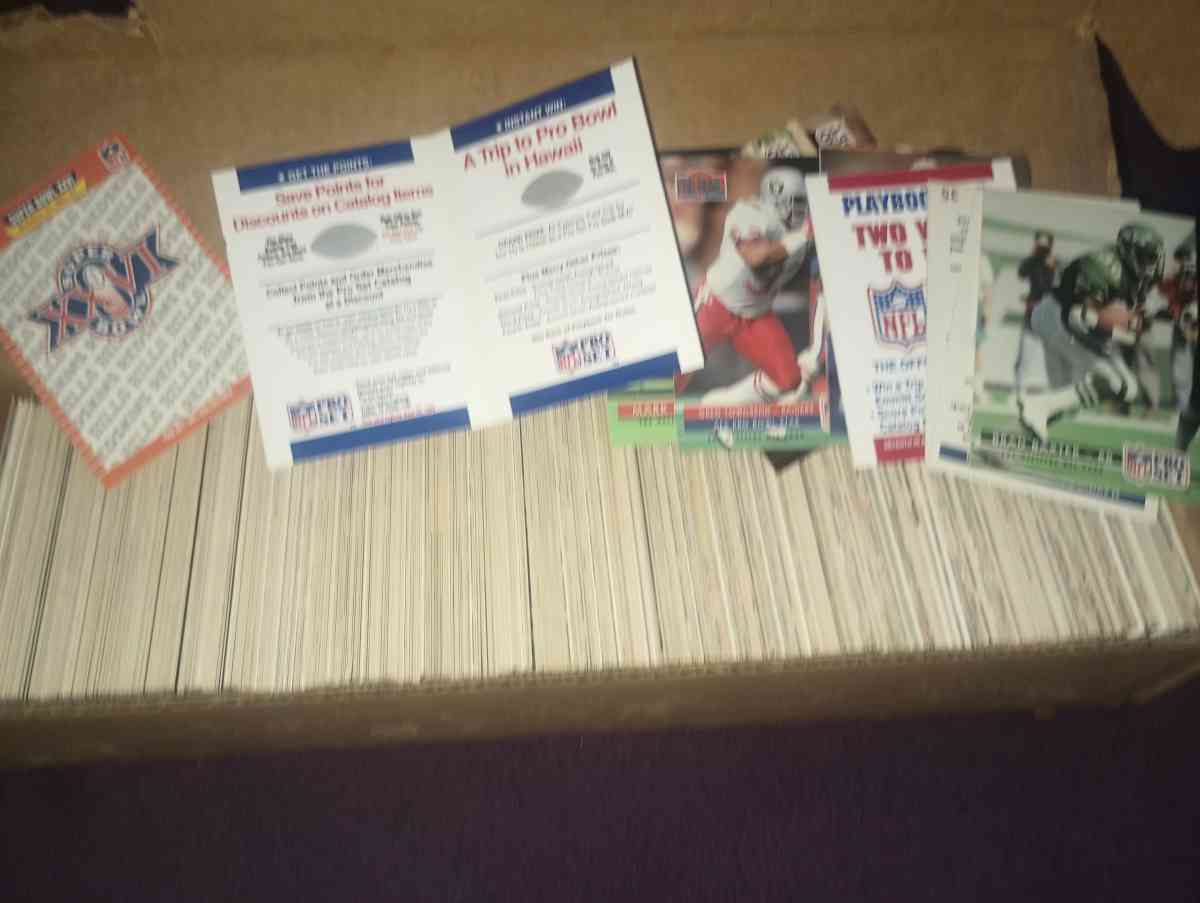 NFL pro set hundreds of mixed cards 8994