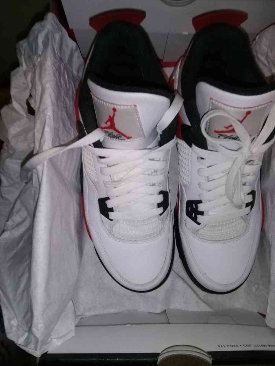 Jordan retro 4s