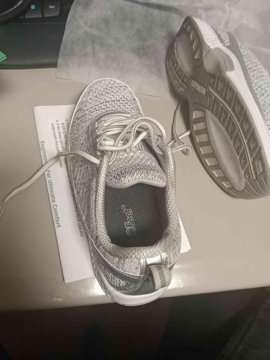 Ortho feet womens size 5 and a half extra wide