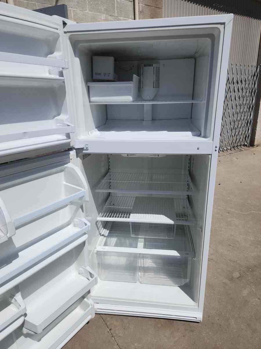 WHIRLPOOL 18CUFT FRIDGE