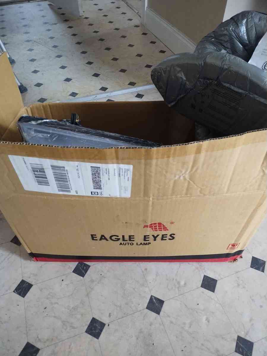 2011 BMW right side headlight