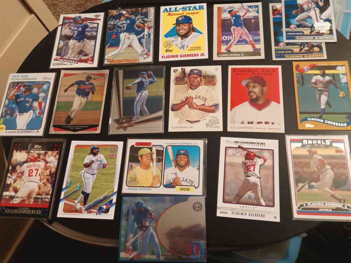 Vladimir Guerrero jr 18 card lot rookies ect
