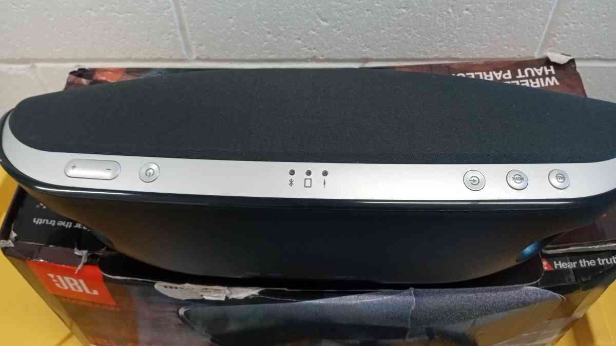 the JBL speaker Bluetooth model venue new