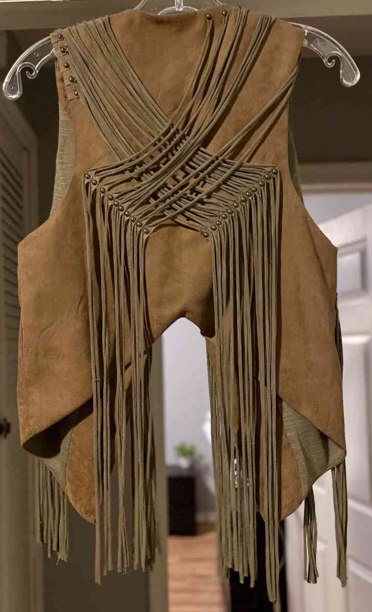 Miss Me suede vest size XS