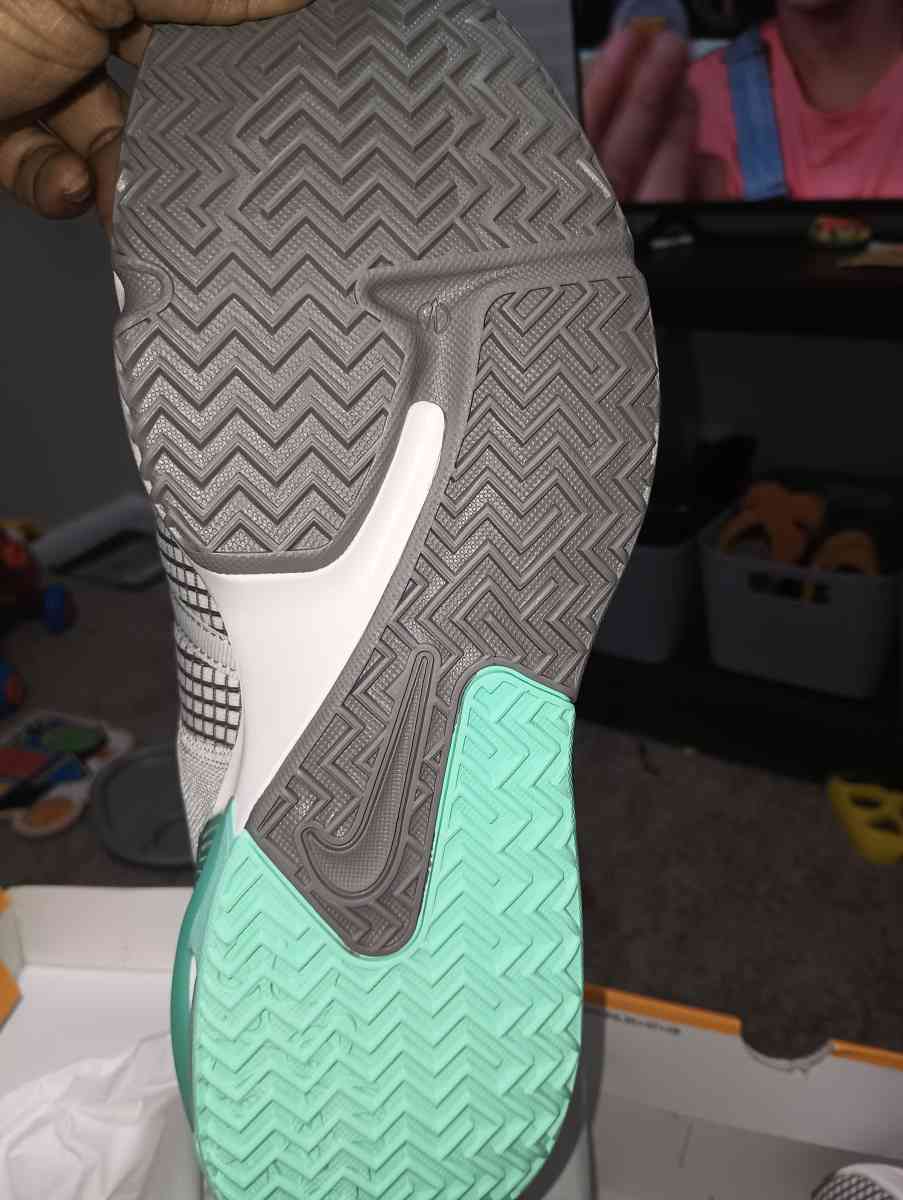 Nike LeBron witness 7