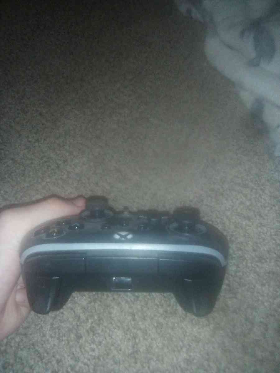 wired Xbox controllers