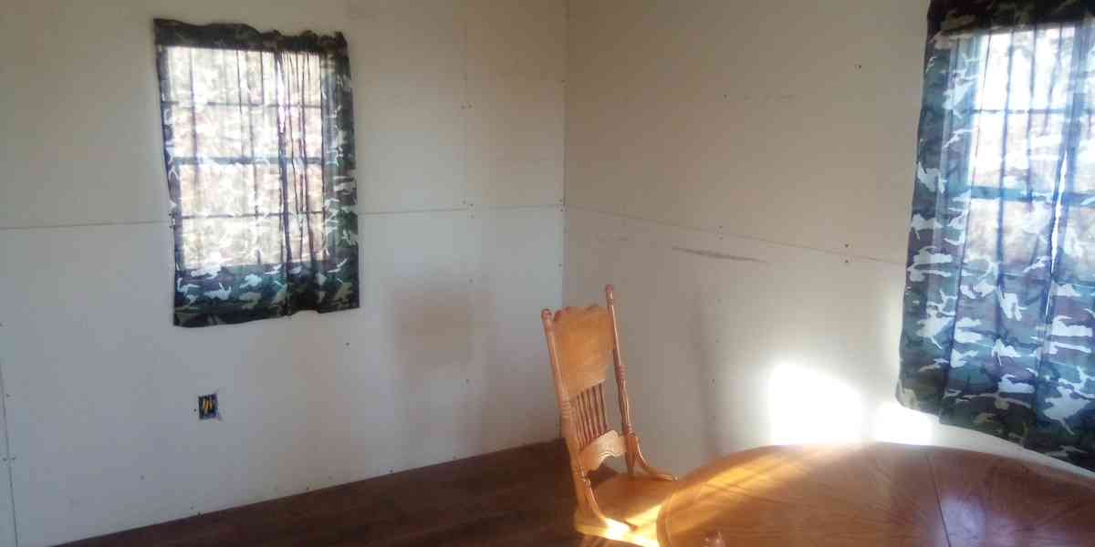 10 x 20 Hunting cabin