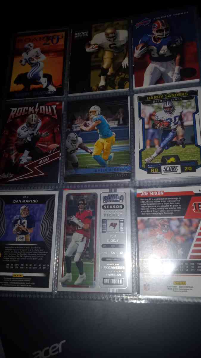 Assorted sports card lot