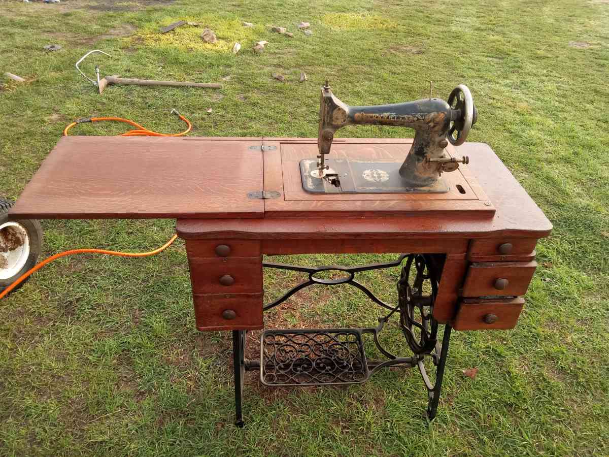 1911 sewing machine
