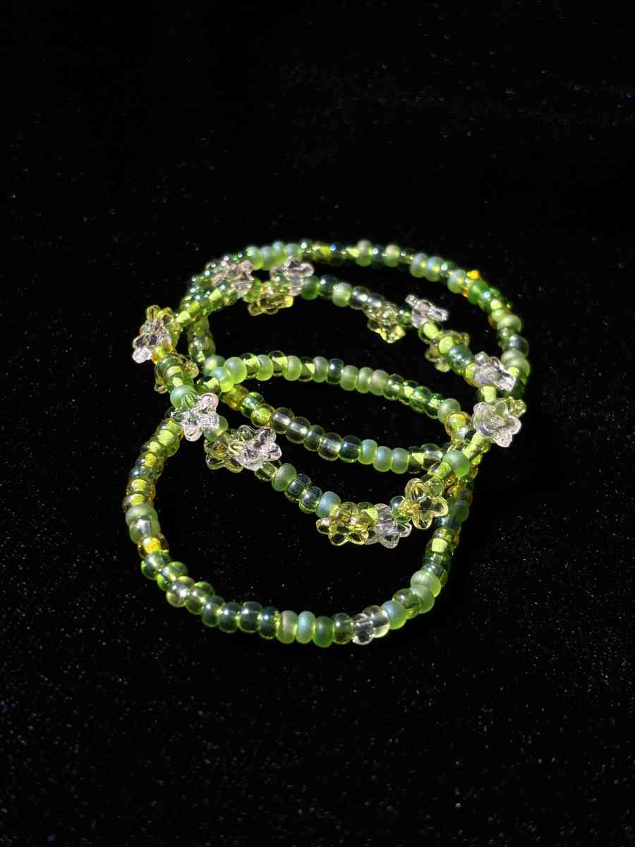 Handmade set of 3 elastic beaded bracelets