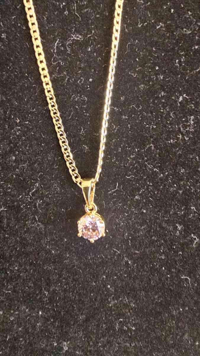 neckless with pedant