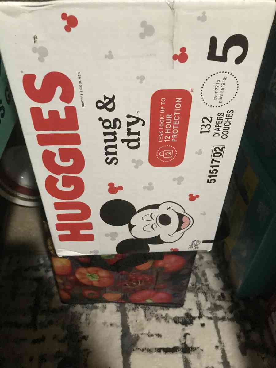 Huggies pampers size 5 132 count