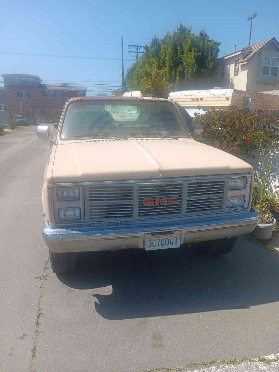 1984 GMCsierra classic2500 V8 4x4