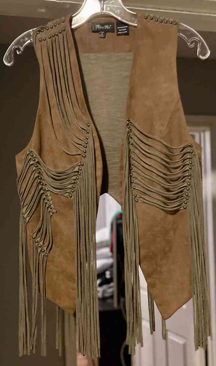 Miss Me suede vest size XS