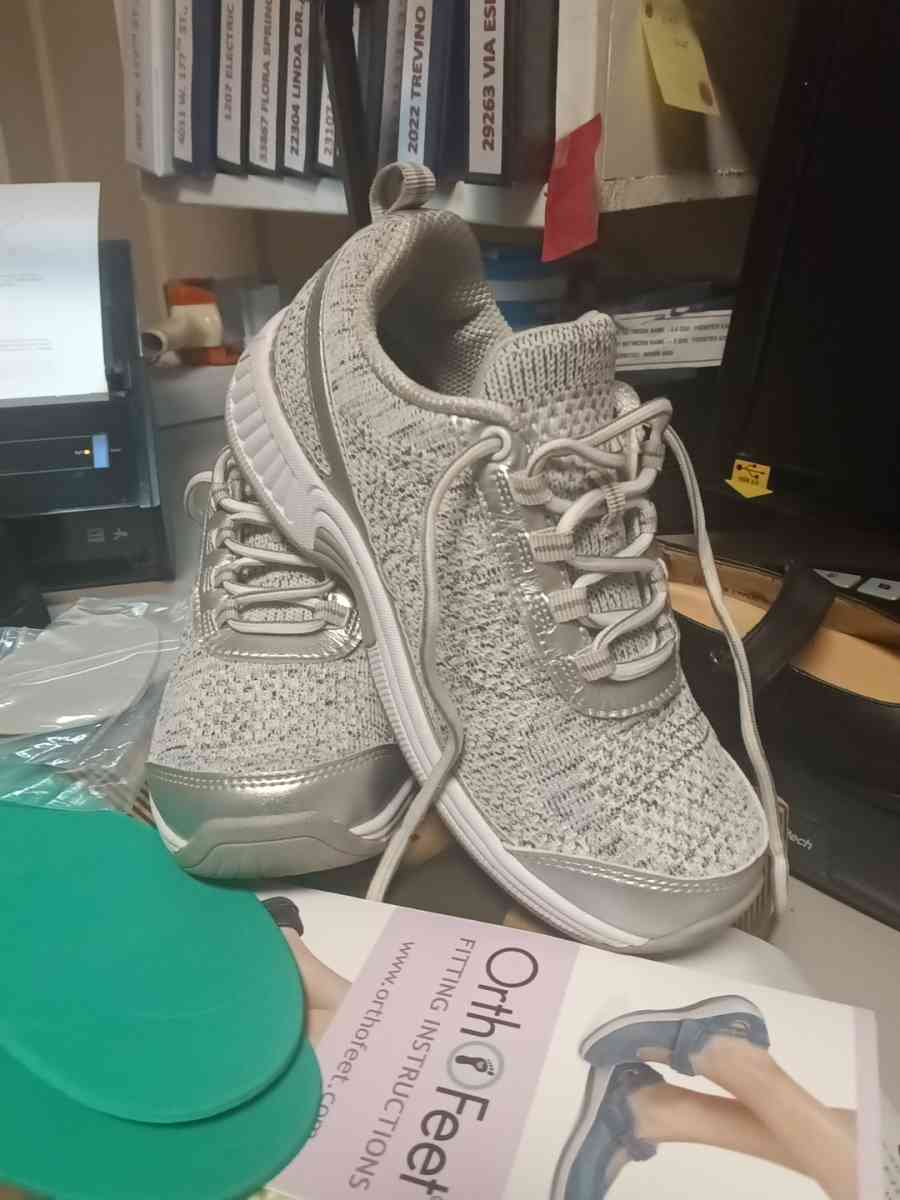 Ortho feet womens size 5 and a half extra wide