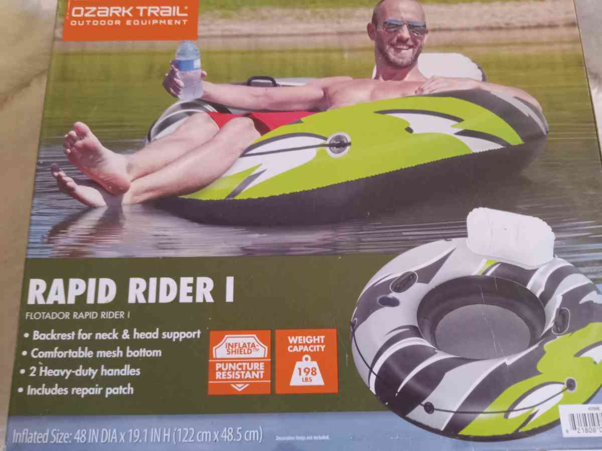 NIB INTERTUBE WITH NWT BEACHTOWEL