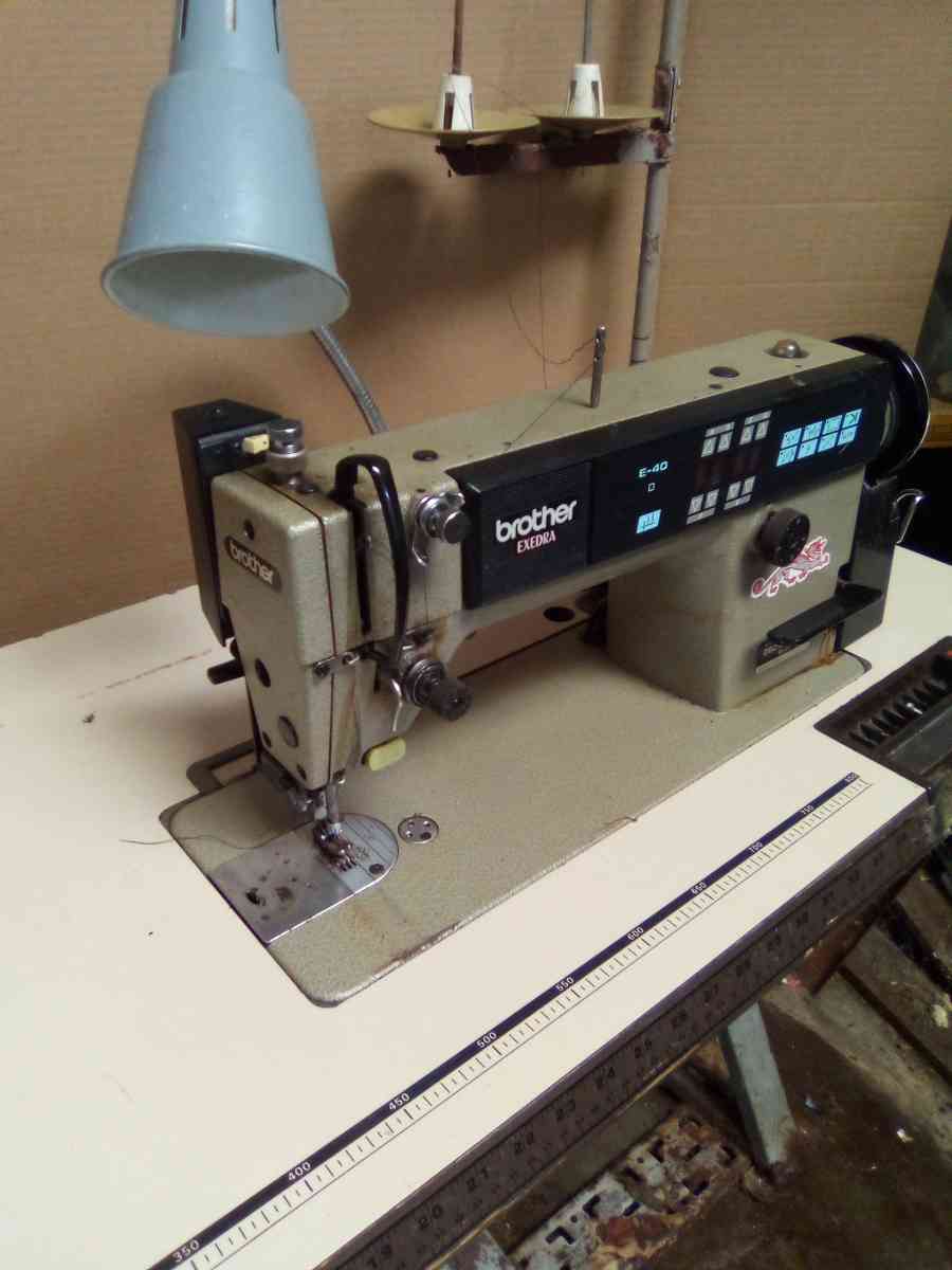 Industrial single needle sewing machine