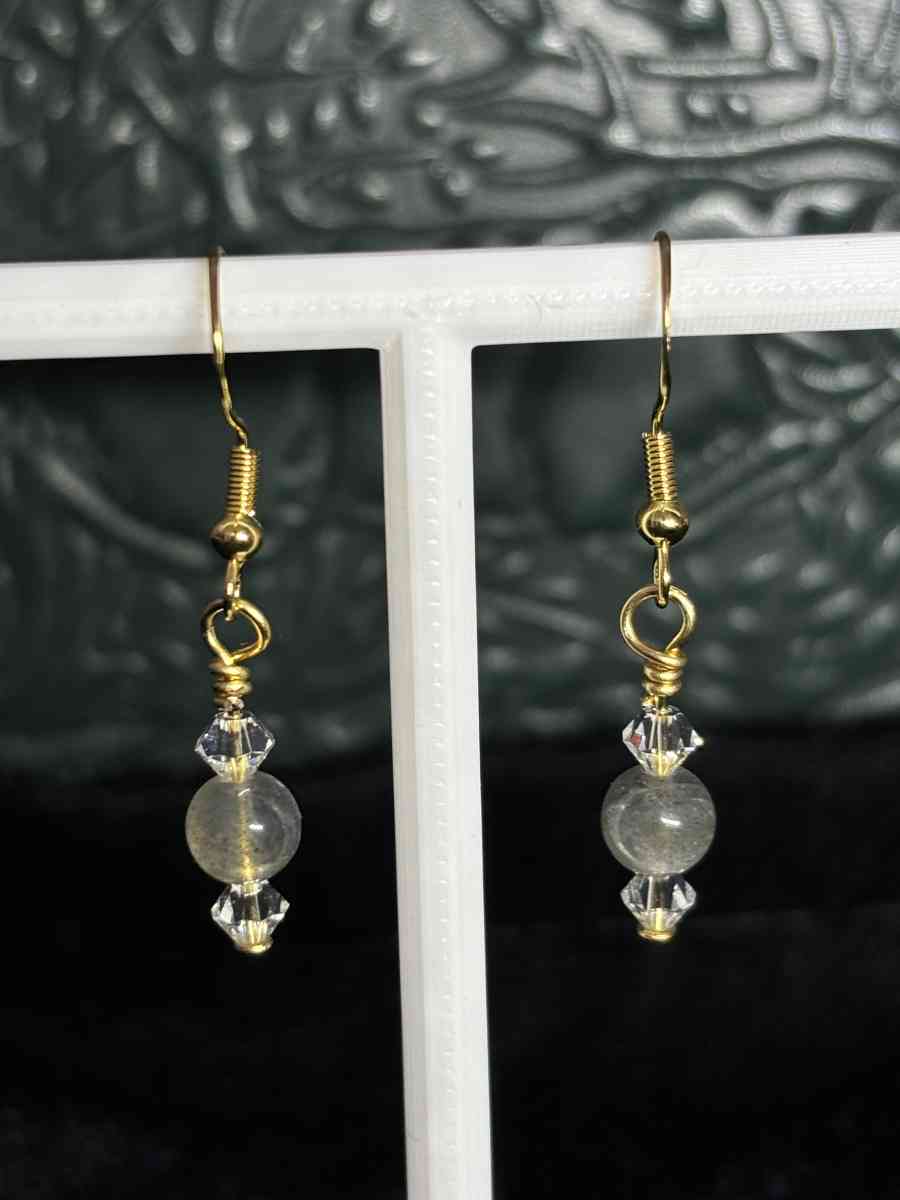 Arctic moon earrings in gold