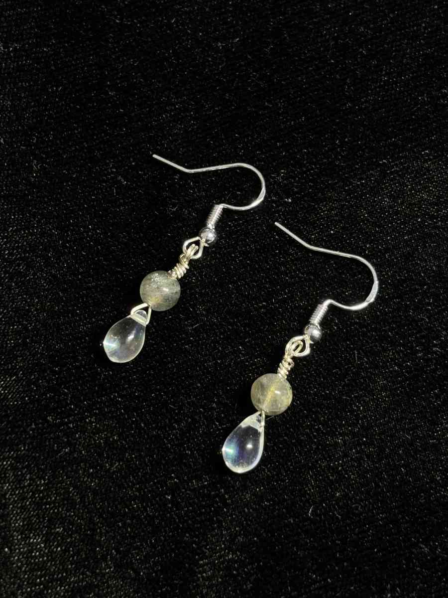 Moon drop earrings in silver