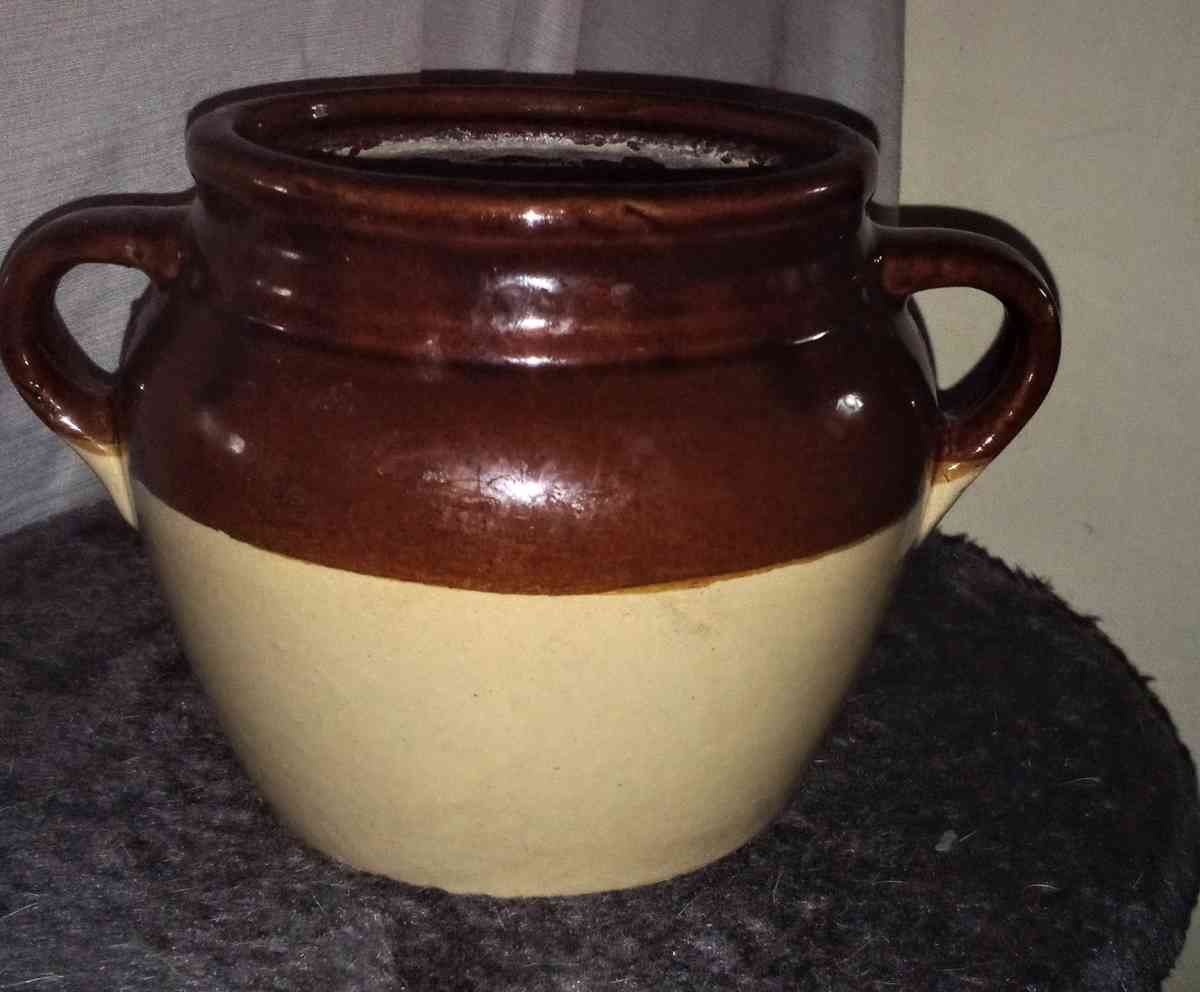 small crock maple leaf