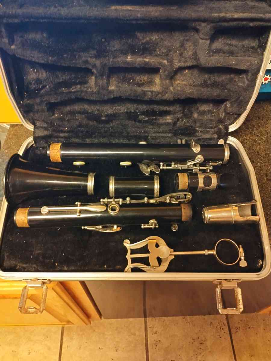 Bundy clarinet