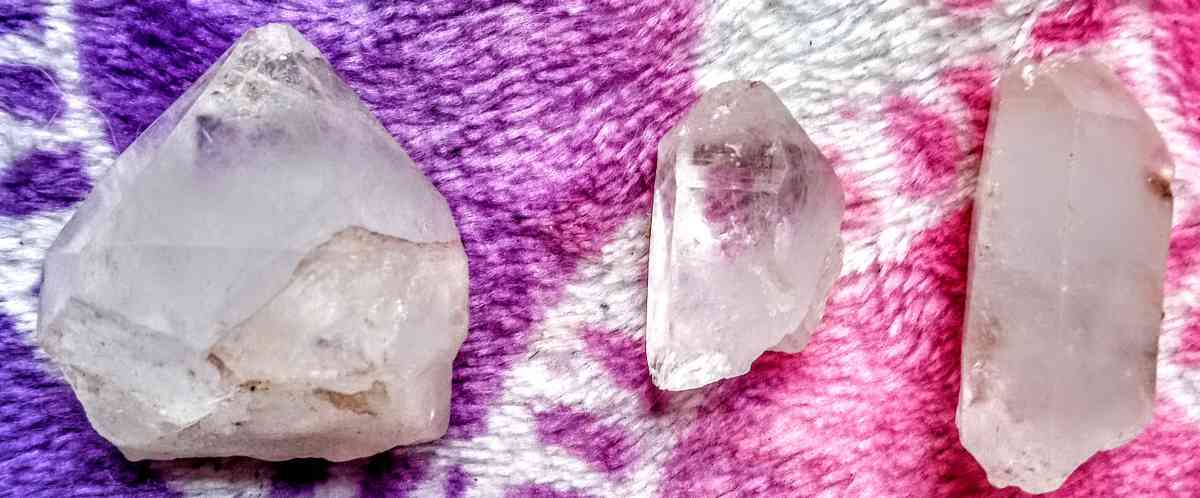 16 Variety of Quartz Crystals