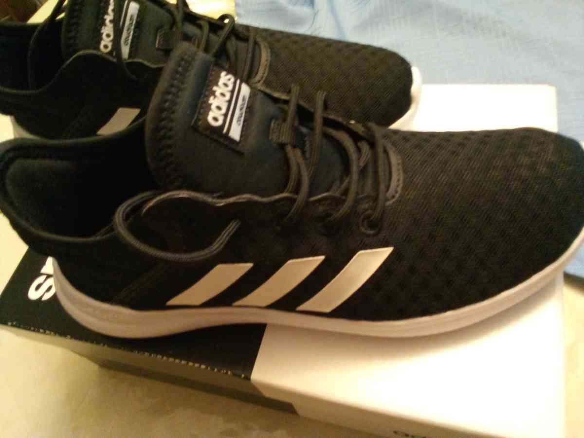 Adidas sneakers womens size 6 NEW