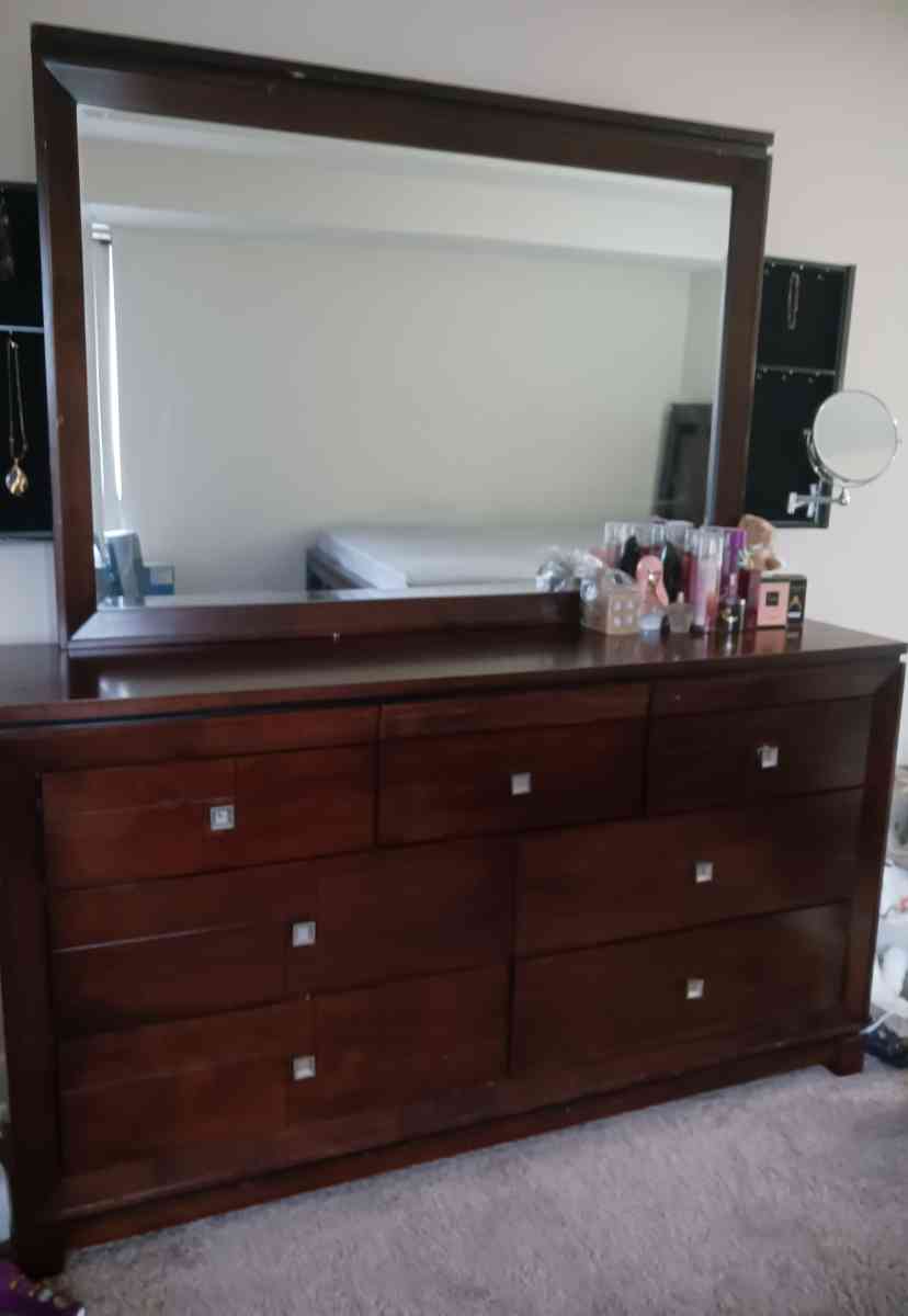 Relocation Sale 2 Rooms