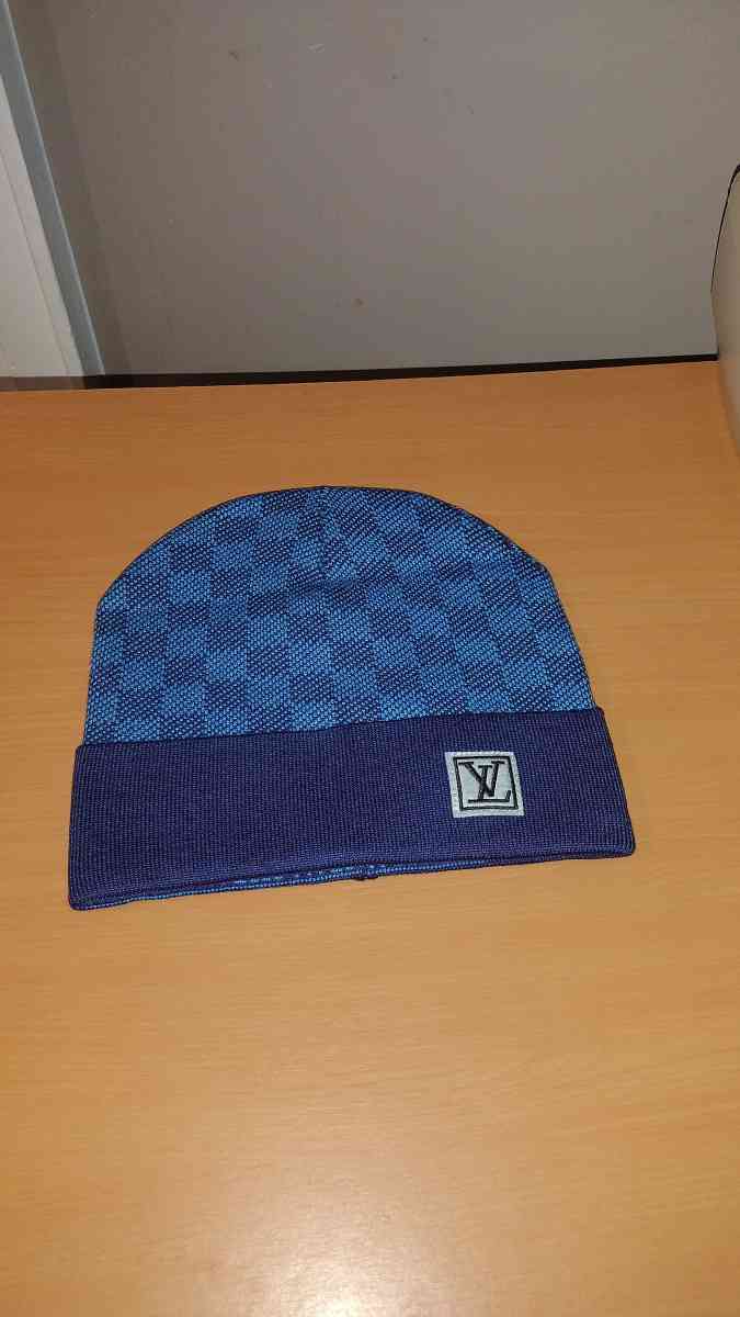 LV BEANIE HAT