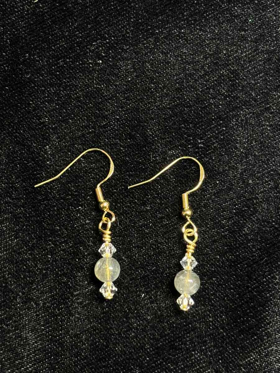 Arctic moon earrings in gold