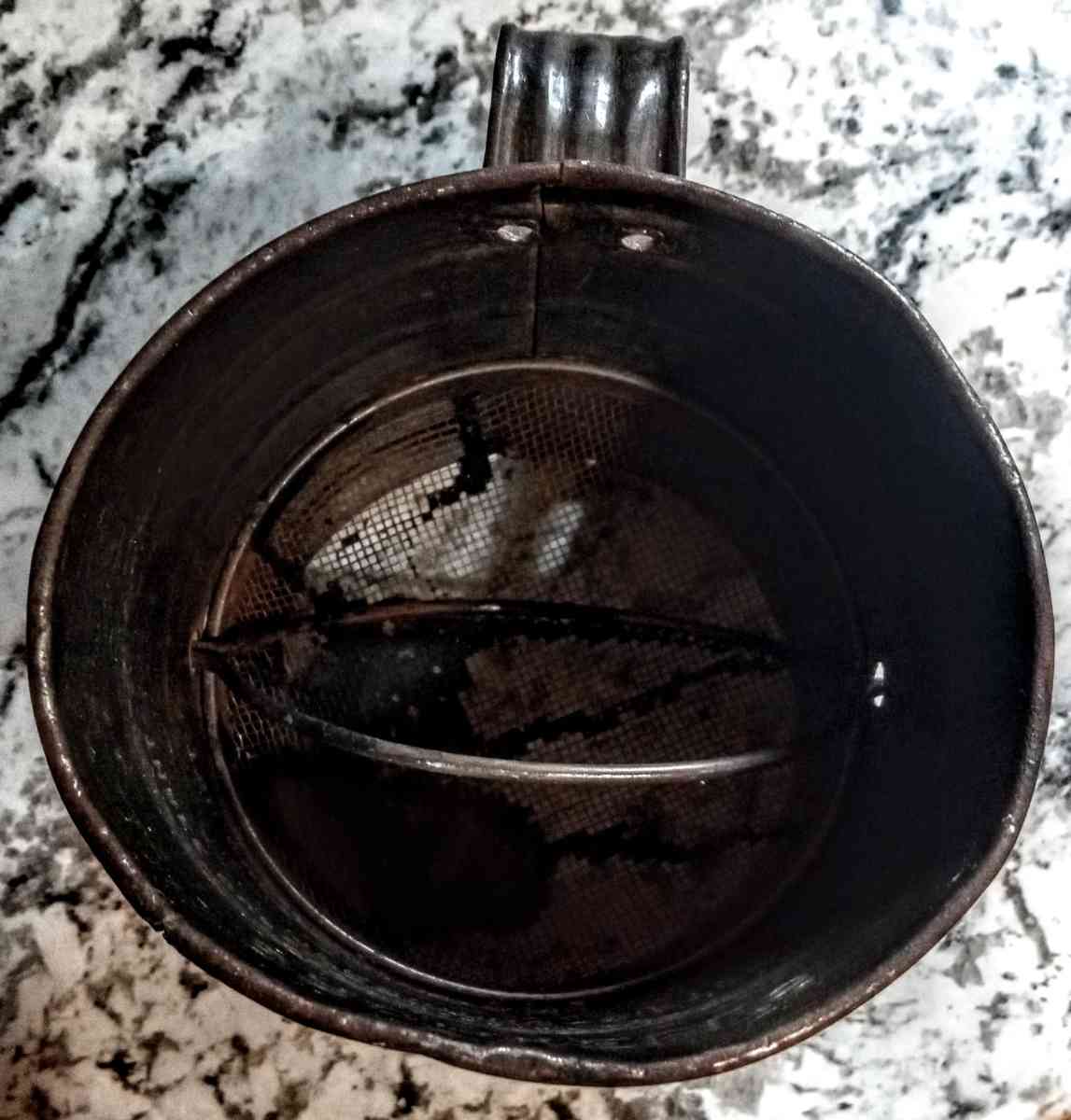 Bromwells 3 cups Metal Flour Sifter