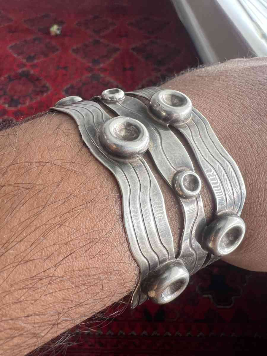 old Vintage Solid Sliver Bangle for hand