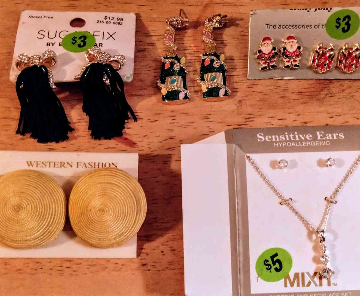 Men womens rings wedding ring sets Necklaces and earings