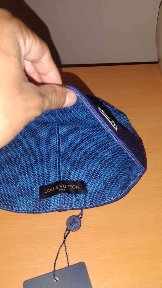 LV BEANIE HAT