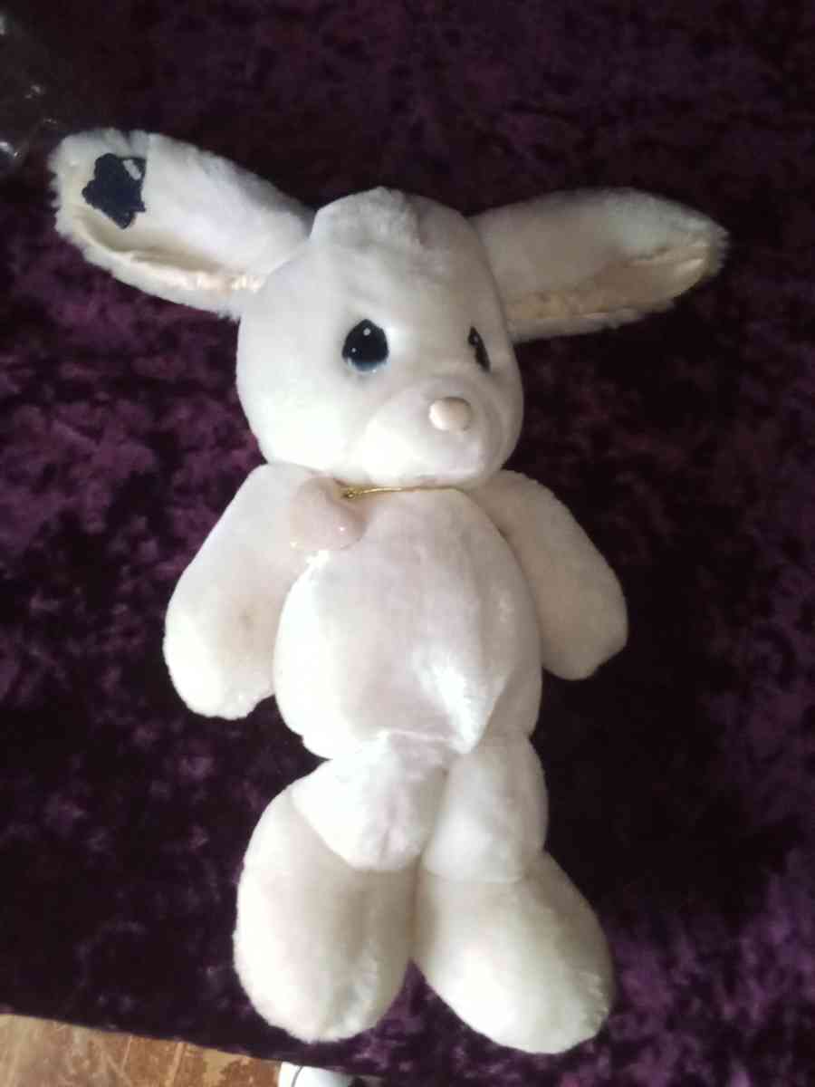 1935 Prescious moments rabbit