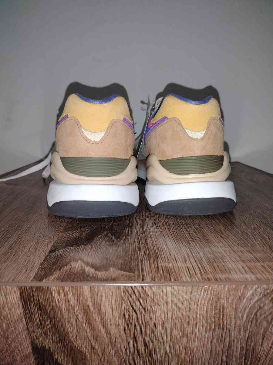 New Balance 5740 Calm Taupe Vibrant Apricot SIZE 11