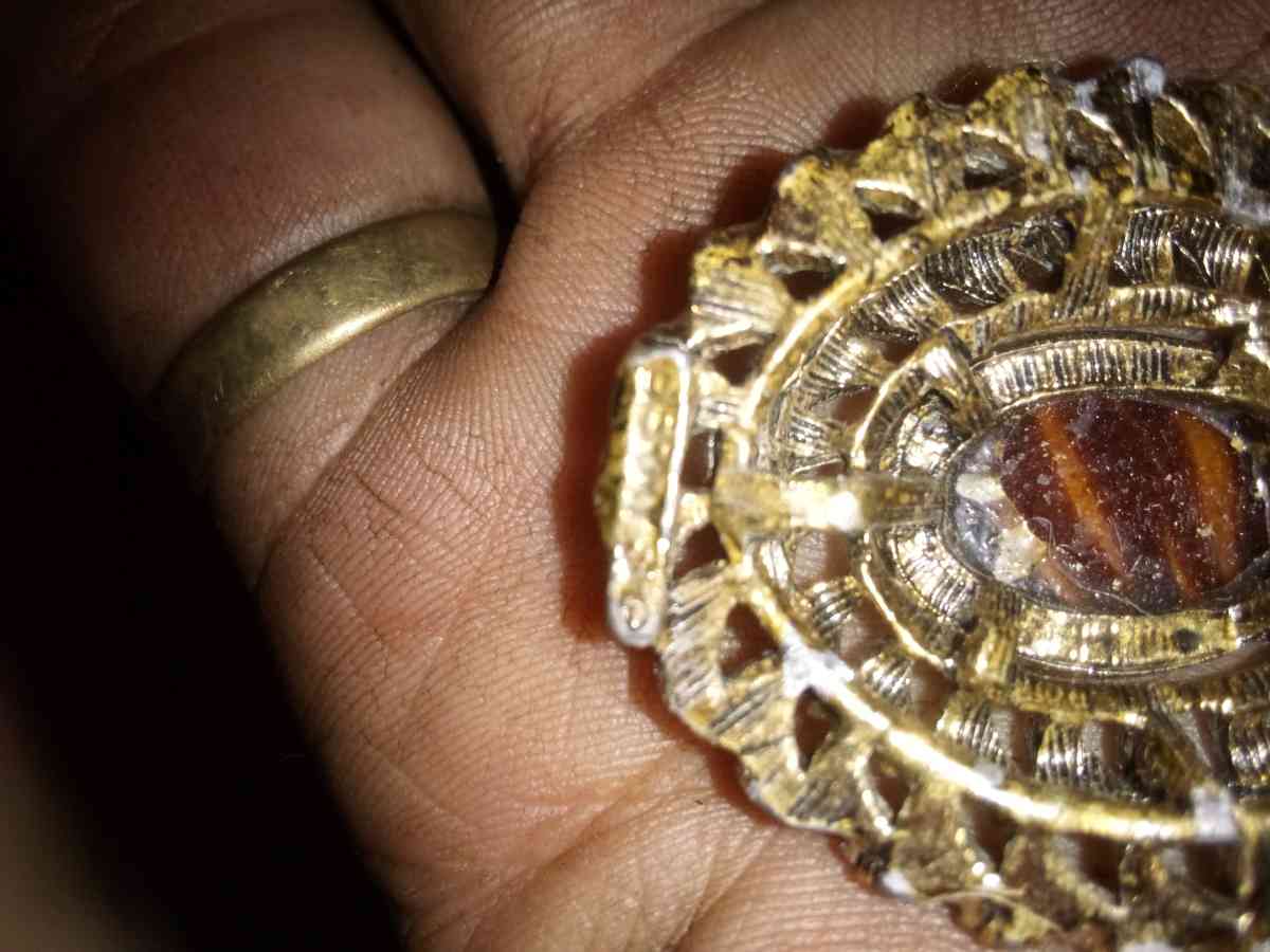 vintage broach with tigers eye glass pendant