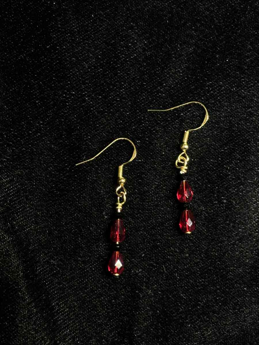 Arctic moon earrings in gold