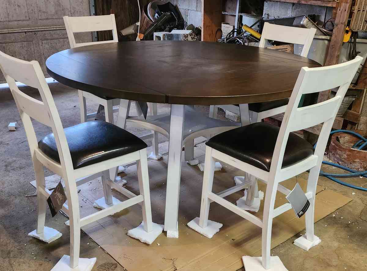 Signature Ashley Drop Leaf Counter Top Height Table Set