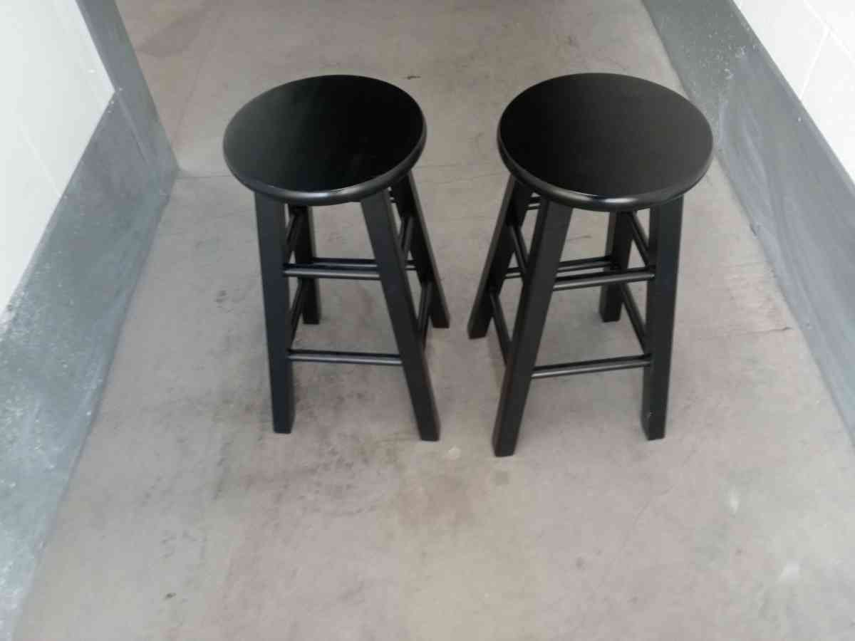 set of 2 wooden stools lKEA
