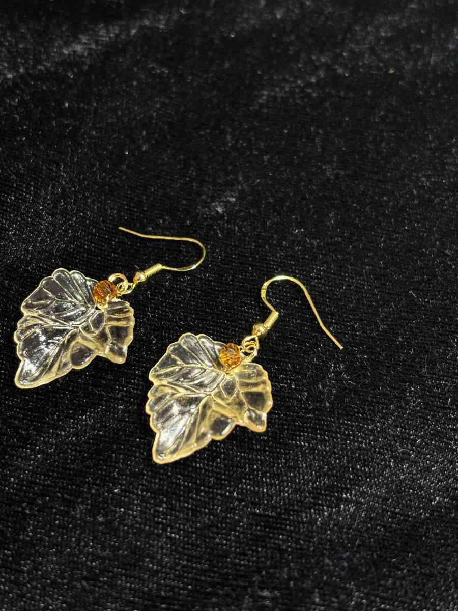 Maple leaf earrings